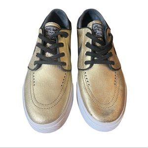 Nike SB Stefan Janoski
Zoom Leather Metallic Gold